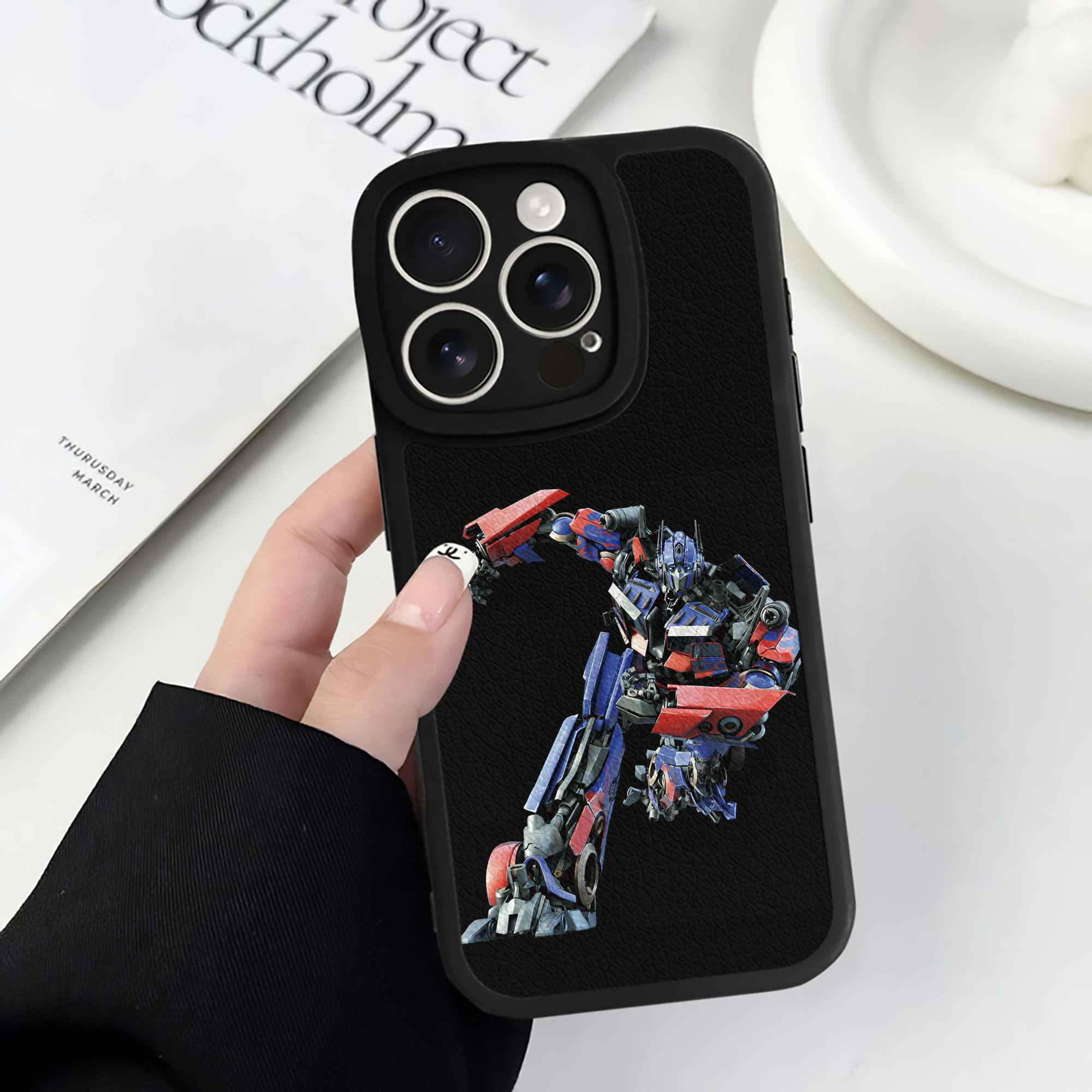（画像用） Transformers トランスフォーマー 【iPhone 16シリーズ対応】シリコンスマホケース（レザー調） 材質：シリコン